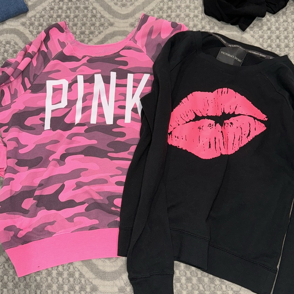Bundle Of 2 Sweatshirts - image 1
